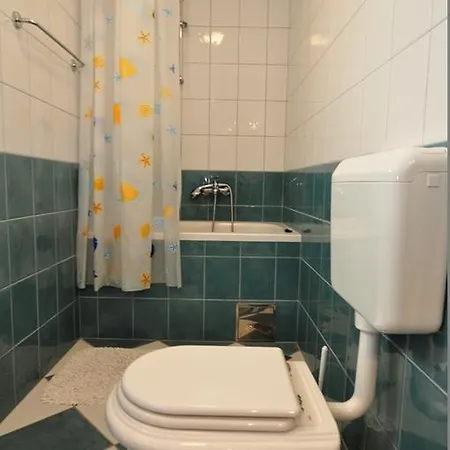 Bila Kuca 4211 * Postira